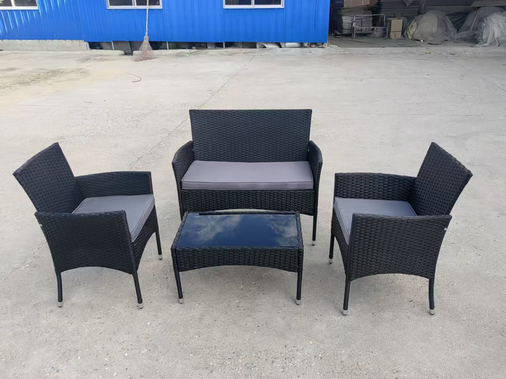 Baštenska garnitura:Sofa+dvije fotelje+sto ZT042